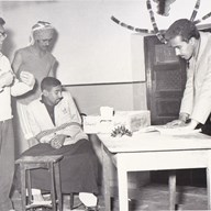 د.فاروق العمر عضو فريق التمثيل في ثانوية الشيوخ 1963