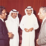 د.فاروق العمر مع د.خليفة الوقيان والسفير البحوه