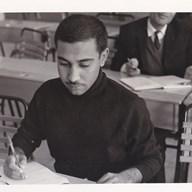 د.فاروق العمر في قاعة المحاضرات بقسم الفلسفة عام 1968