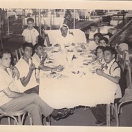 د.فاروق العمر مع افراد عائلته في لبنان 1962