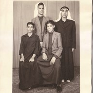 د.فاروق العمر واصدقاء الشباب بمناسبة حلول عيد الفطر 1963